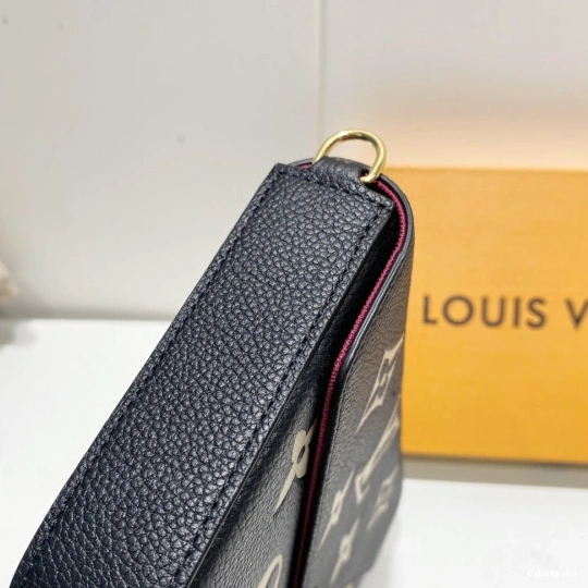 VUITTON FÉLICIE POCHETTE LOUIS 0102